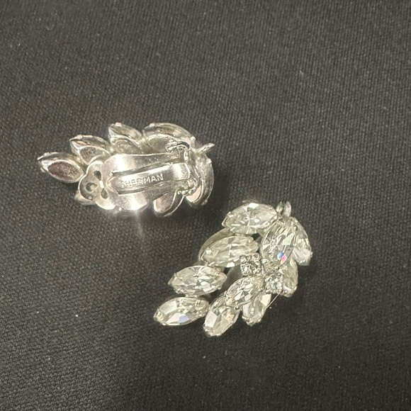 Sherman Vintage Clip On Earrings - Picture 4 of 4